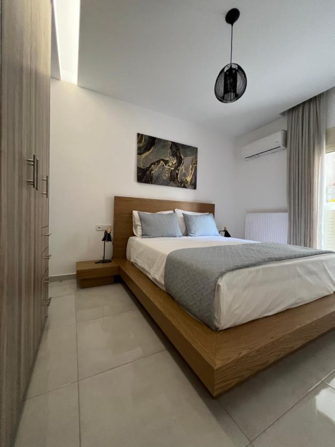 Modern Apartment Close To Airport With Gym And Bbq 이라클리온 외부 사진