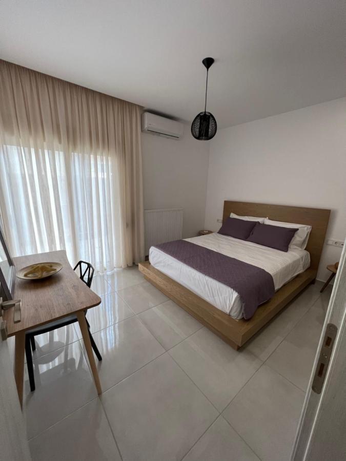 Modern Apartment Close To Airport With Gym And Bbq 이라클리온 외부 사진